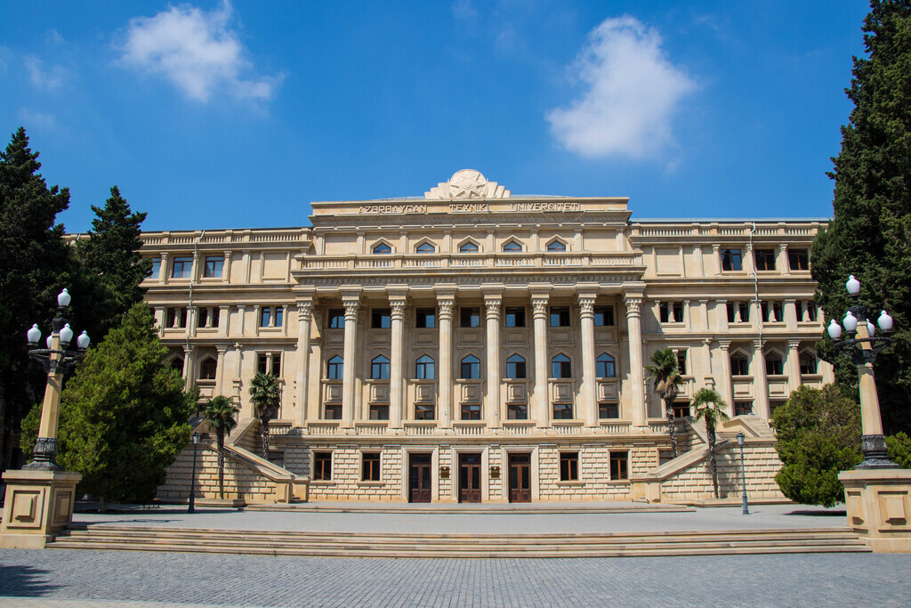Daha bir universitet beynəlxalq reytinq sistemində 5 ulduz ilə qiymətləndirilib