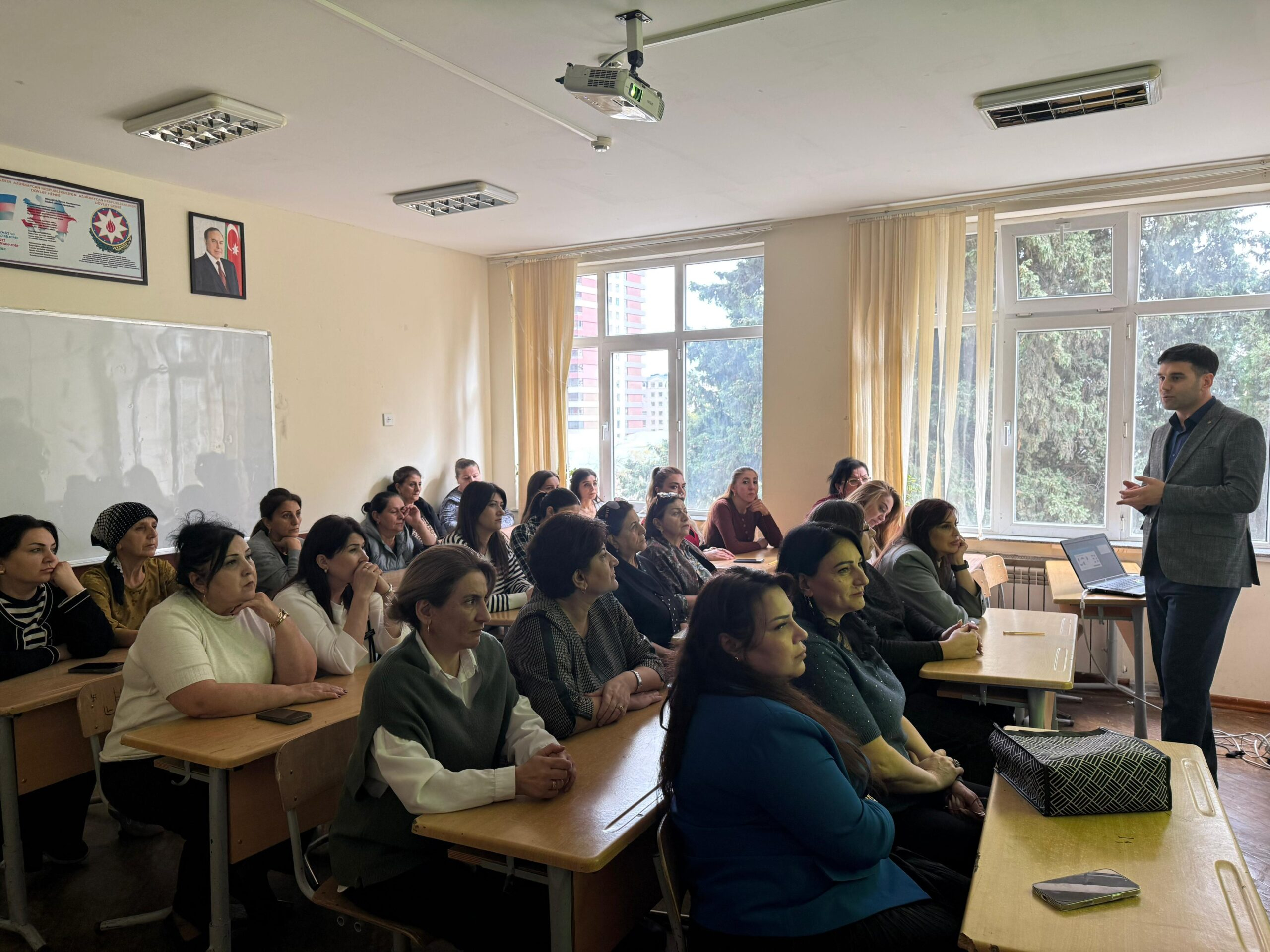 “İstedadlı şagirdlərlə işin təşkili” mövzusunda ixtisasartırma təlimi keçirilib