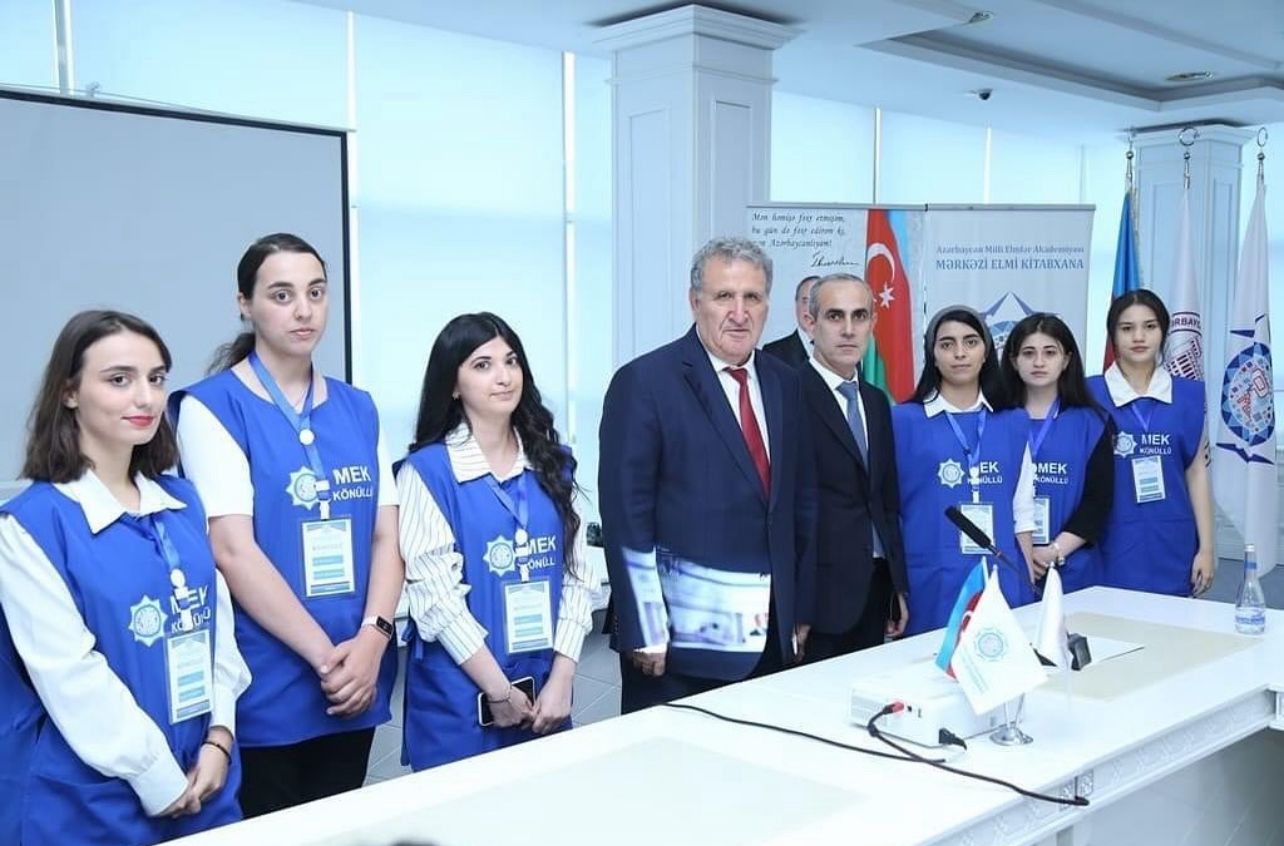 Mərkəzi Elmi Kitabxananın direktoru texnika elmləri doktoru Hüseyn Hüseynovun 5 dekabr – Beynəlxalq Könüllülər Günü münasibətilə “MEK könüllüləri”nə təbriki