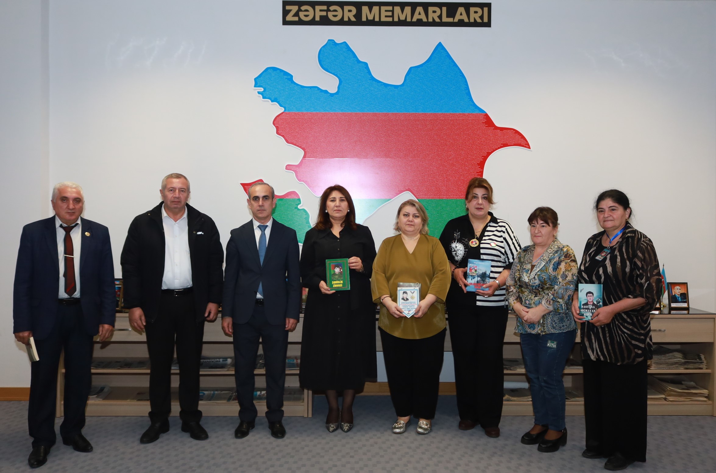 Şəhidlərə həsr olunmuş nəşrlər MEK-ə təqdim olunub