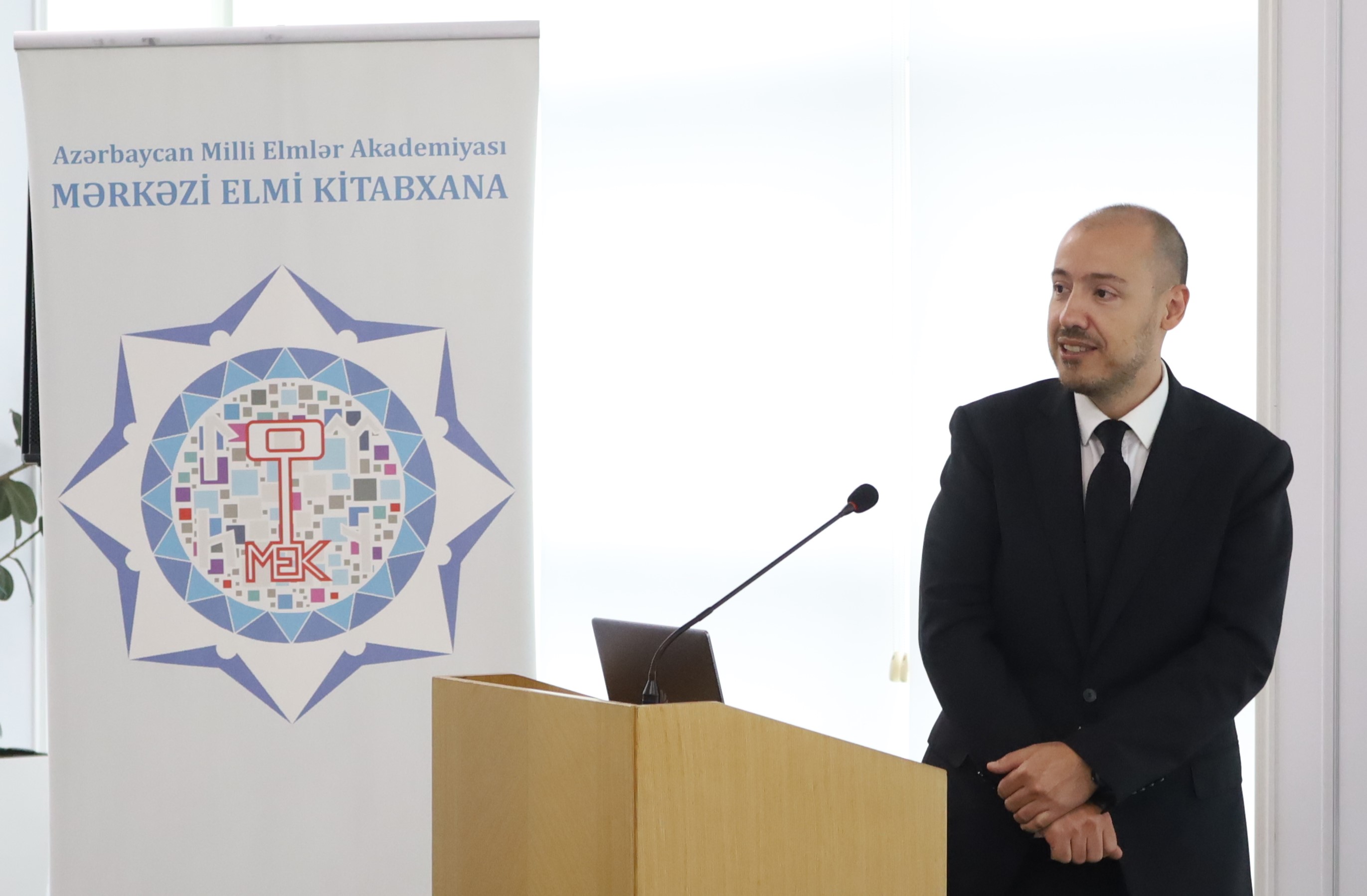 Mərkəzi Elmi Kitabxanada “Elsevier” nəşriyatının ScienceDirect  elmi -məlumat bazasının təqdimatı keçirilib