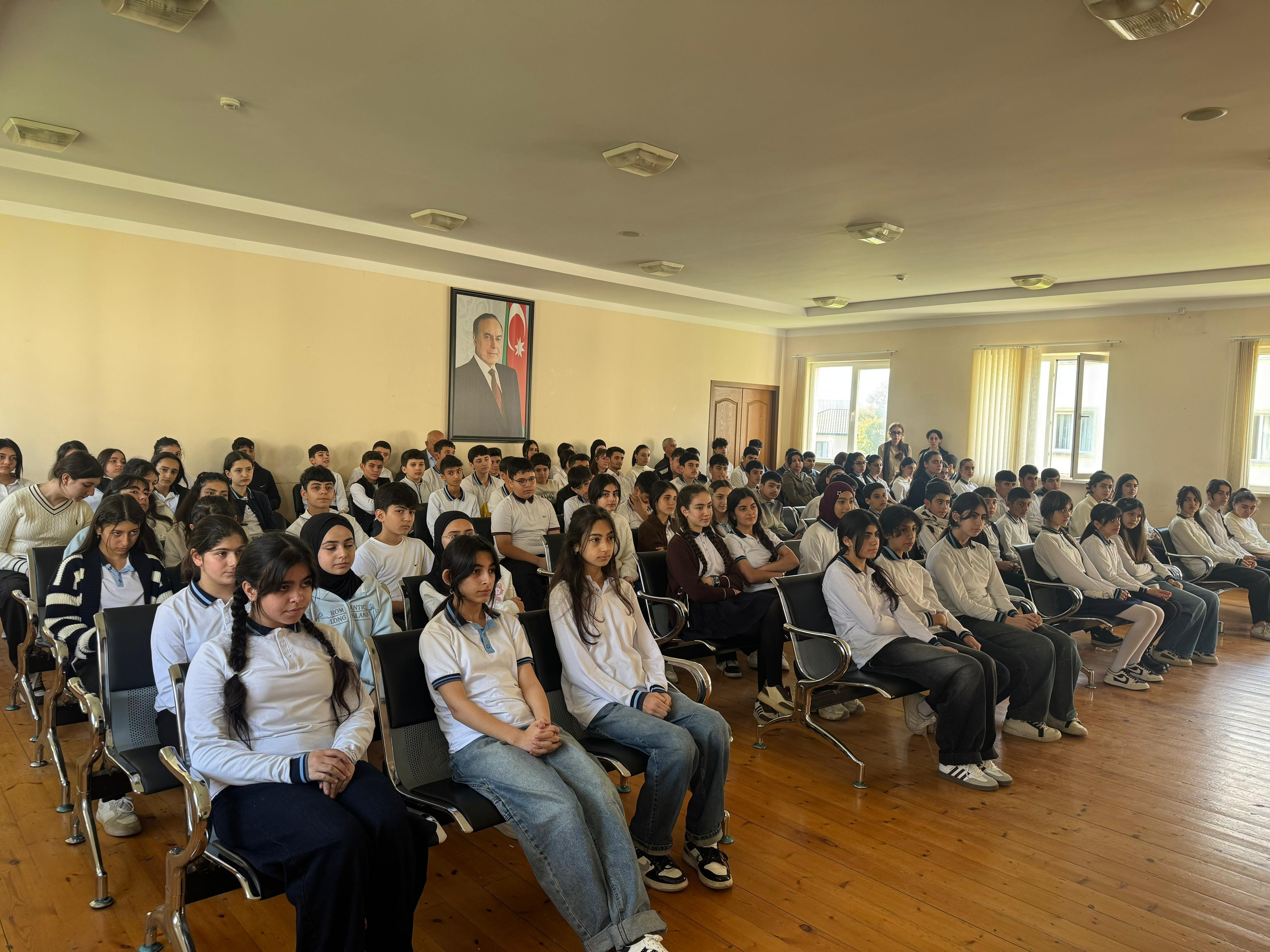 Gəncə-Daşkəsən və Lənkəran-Astara regionlarında “Məktəblinin hüquq bələdçisi” layihəsi reallaşdırılıb