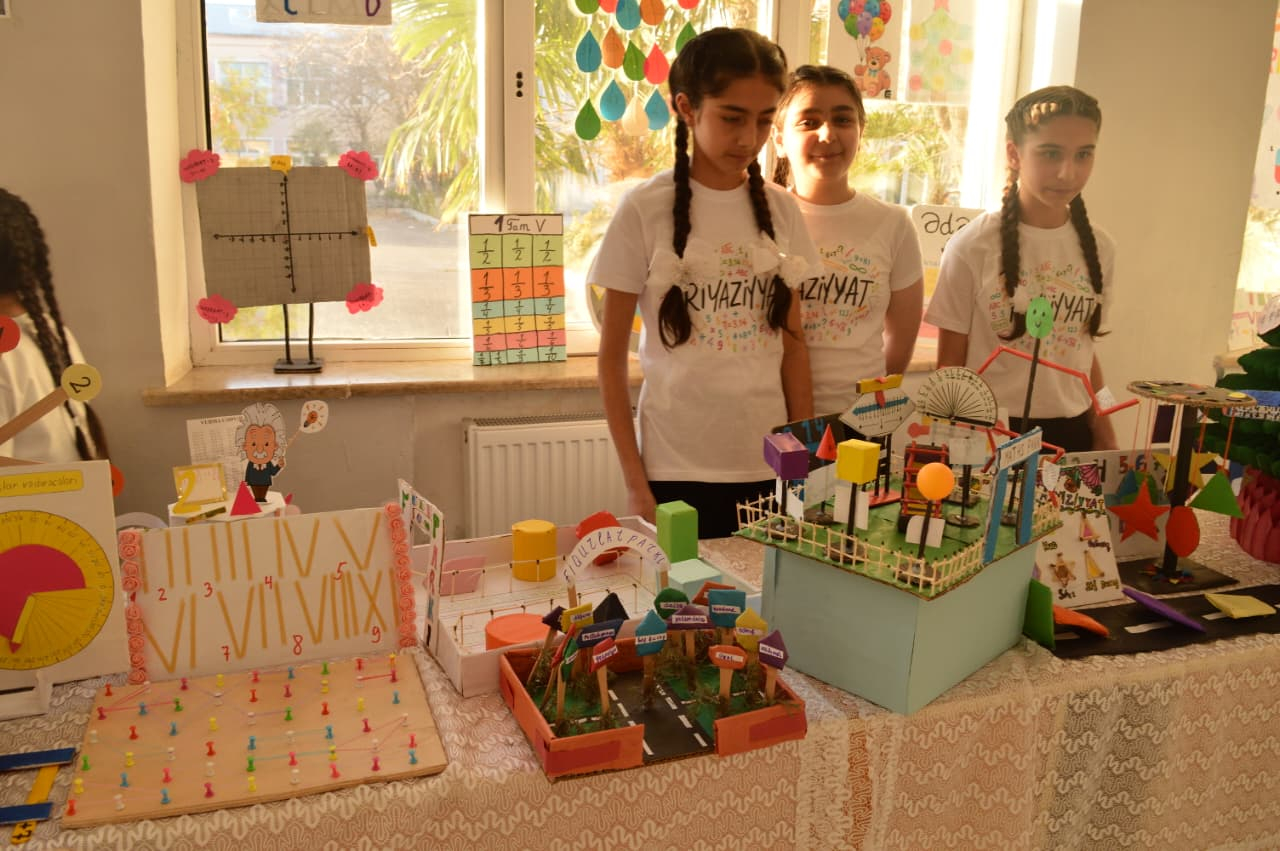 Rəqəmlərlə qurulan dünya: Yevlaxda riyaziyyat sərgisi