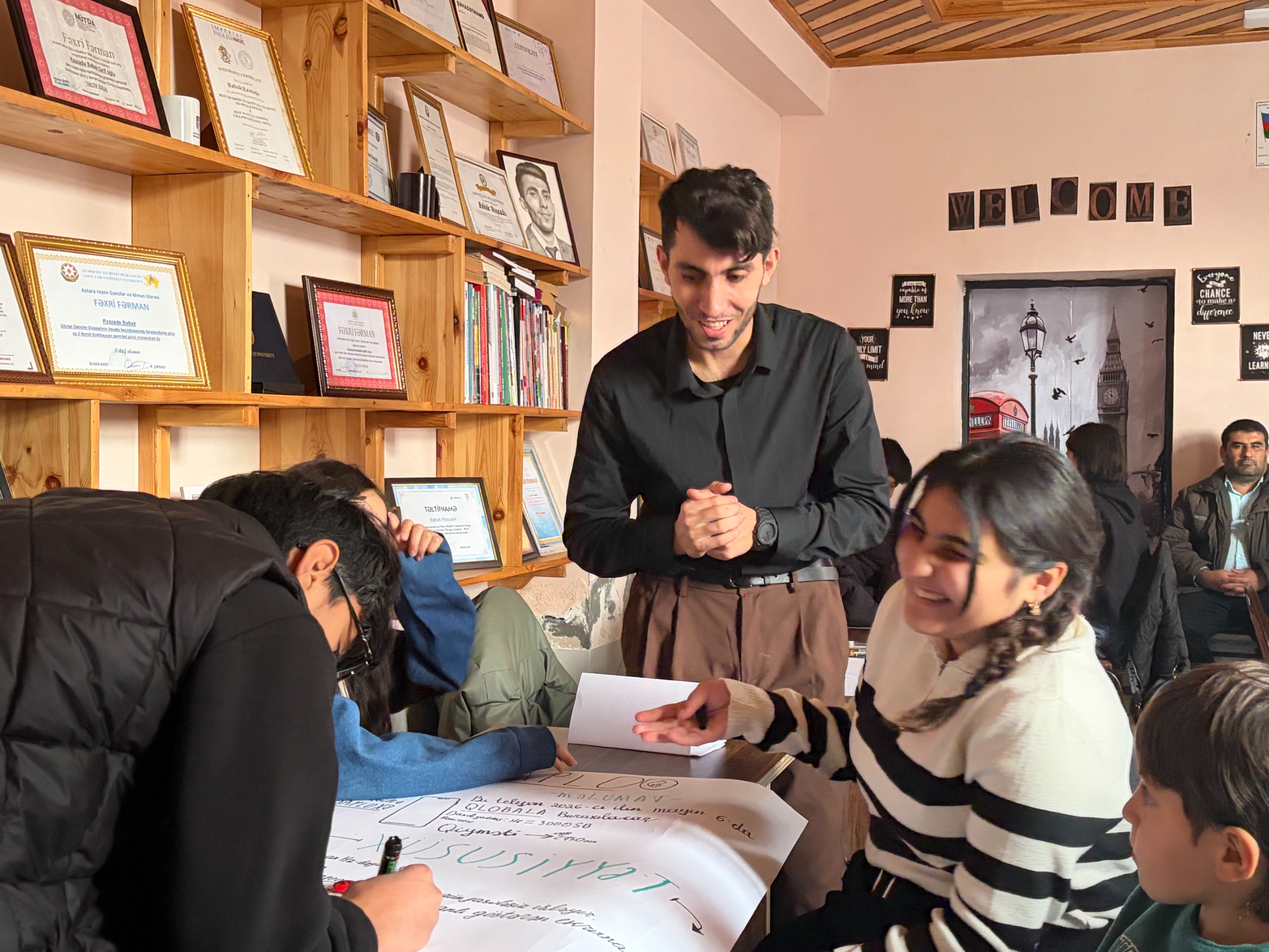 “School Shop: Məktəbli sahibkarlar üçün Elektron Ticarət Platforması” qrant layihəsi çərçivəsində təlimlər yekunlaşdı.