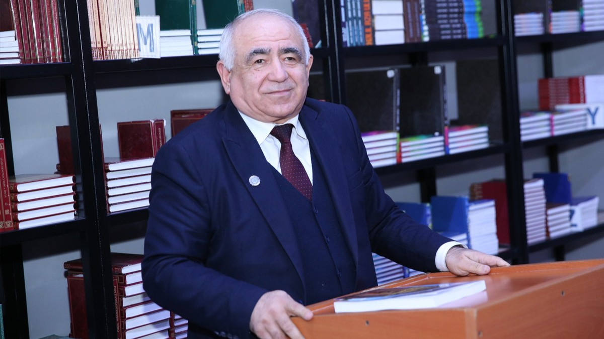 Şərəfli alim ömrü – Fərrux Rüstəmovun 65 illik yubileyi