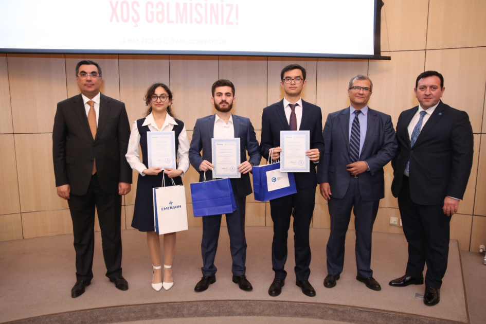 BANM-də Beynəlxalq Elmi Konfransların qalibləri mükafatlandırılıb