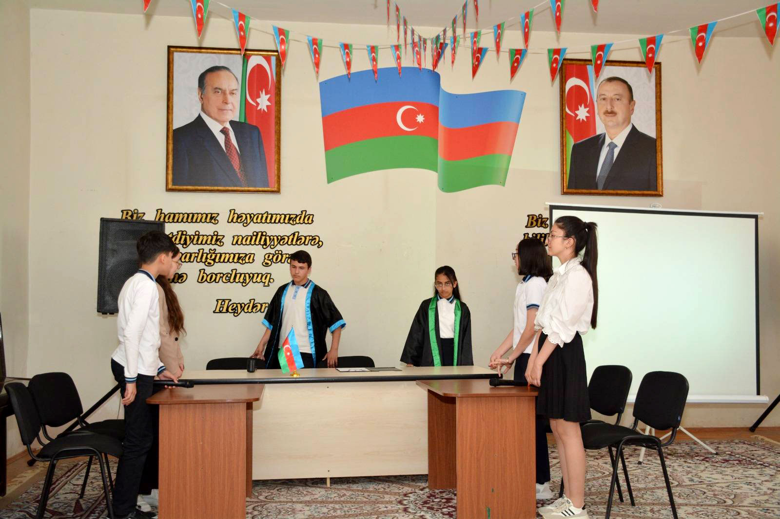 Məktəblərdə “İnsan hüquqları aylığı” ilə bağlı tədbirlər keçirilir
