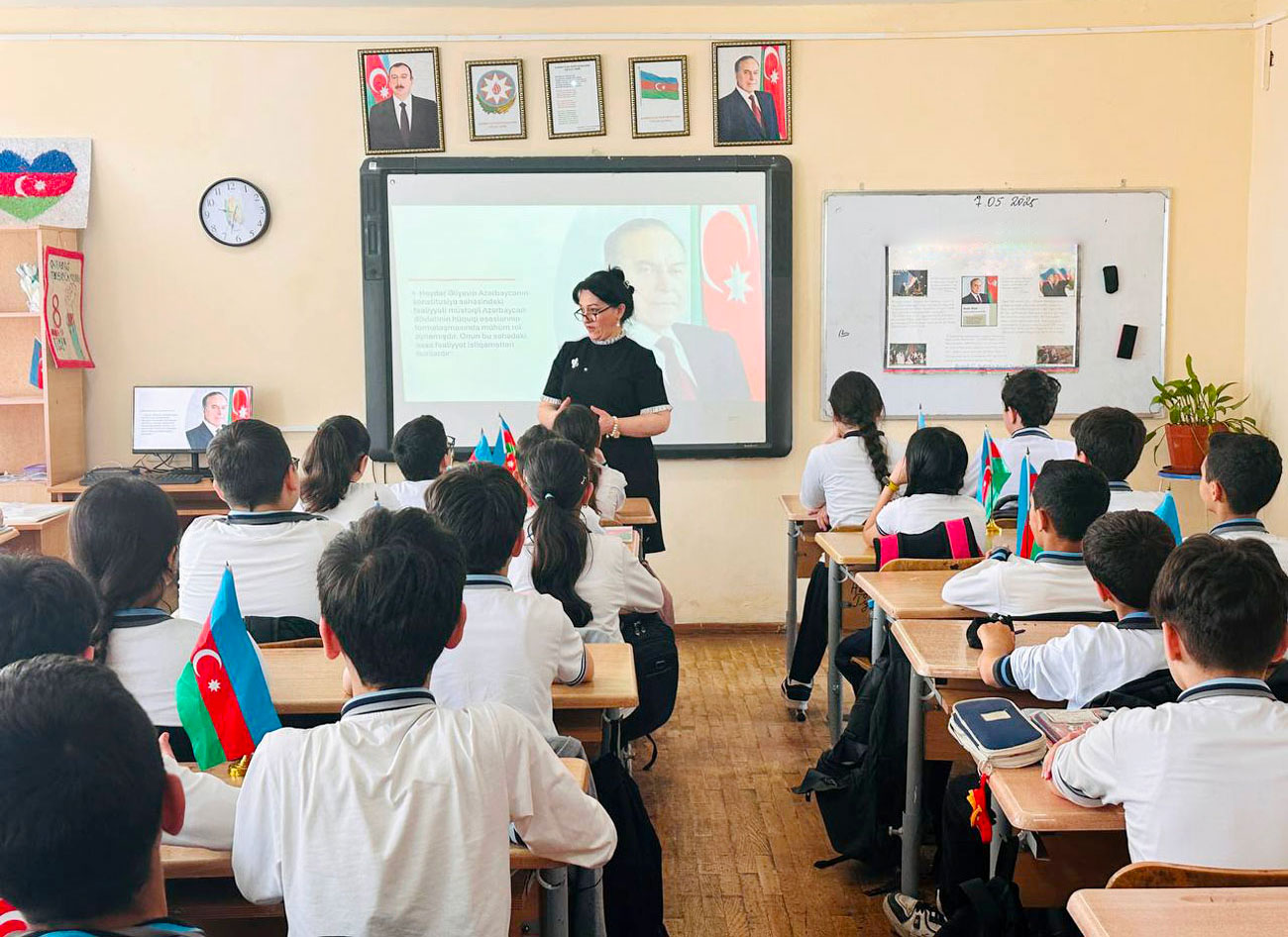 Bakı məktəblərində Ümummilli Liderə həsr olunmuş tədbirlər keçirilib