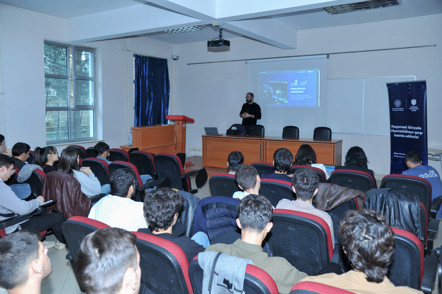 BMU-da kibertəhdidlər və süni intellekt mövzusunda təlim keçirilib