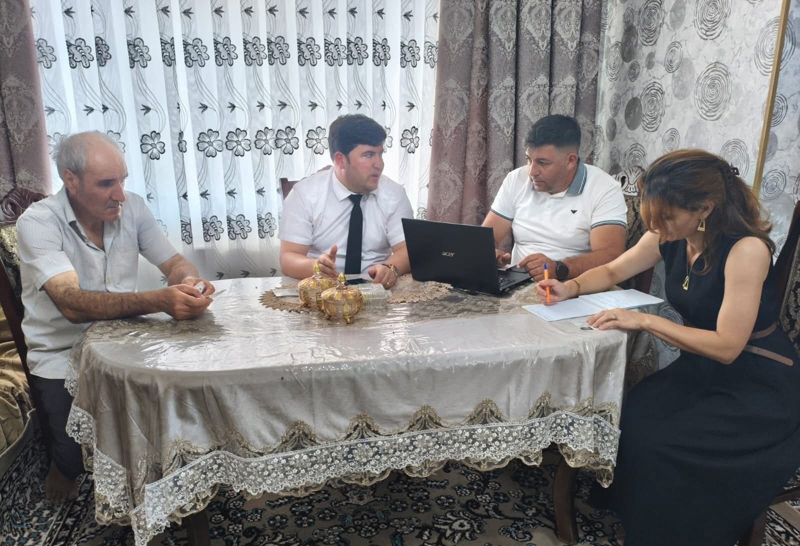 Ağdərəyə köçən şagirdlərin valideynləri ilə görüş keçirilib