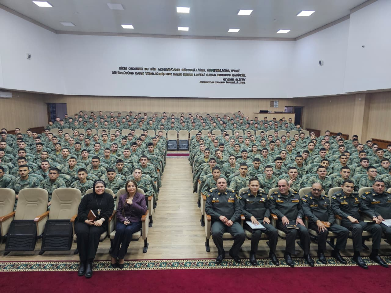 “Xarici dil öyrənmənin əhəmiyyəti və sürətli öyrənmə strategiyaları” mövzusunda seminar keçirilib