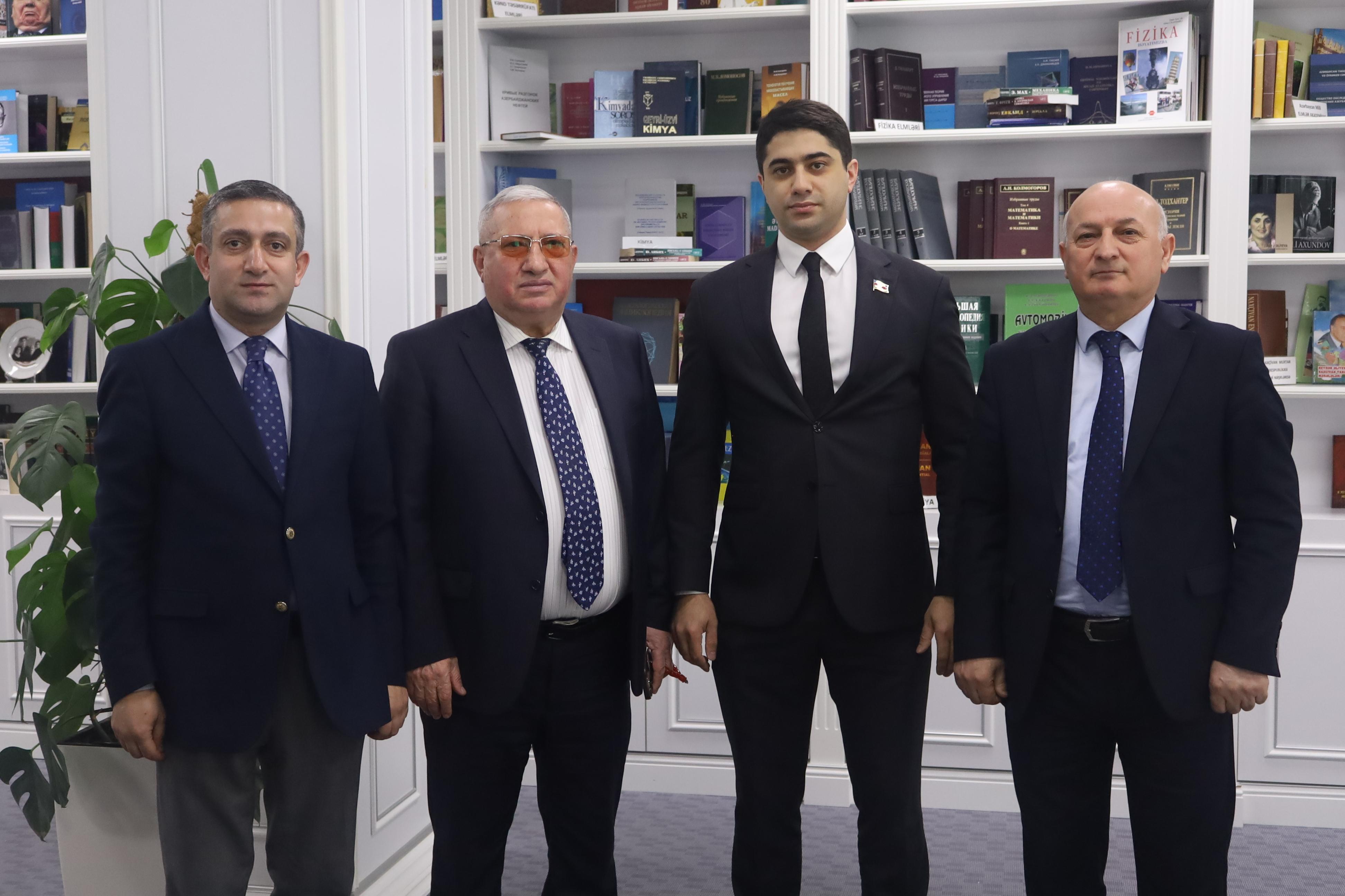 MEK-də “Başlıbel qətliamı - Üç yüz illik “Qarabağ problemi”nin qanlı səhifələri” adlı kitabın təqdimatı keçirilib