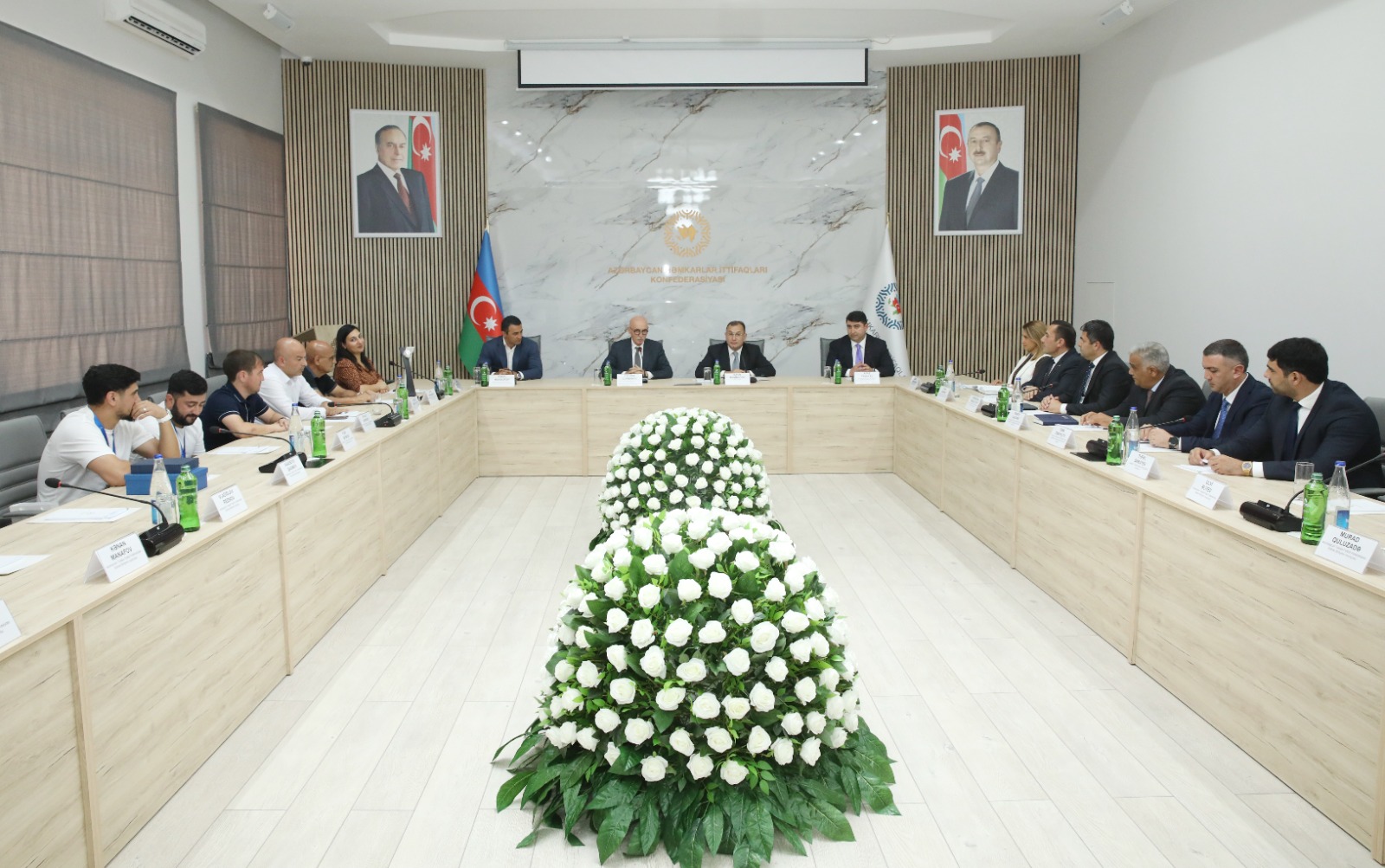 AHİK-də qalib futzal komandasının heyəti ilə görüş keçirilib
