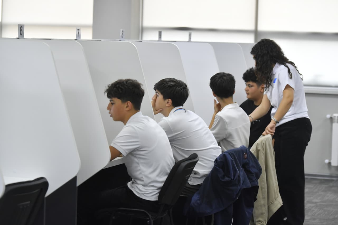 Şagirdlərin peşə seçiminə yardım edən “Peşə seçimi” aləti təqdim olunub