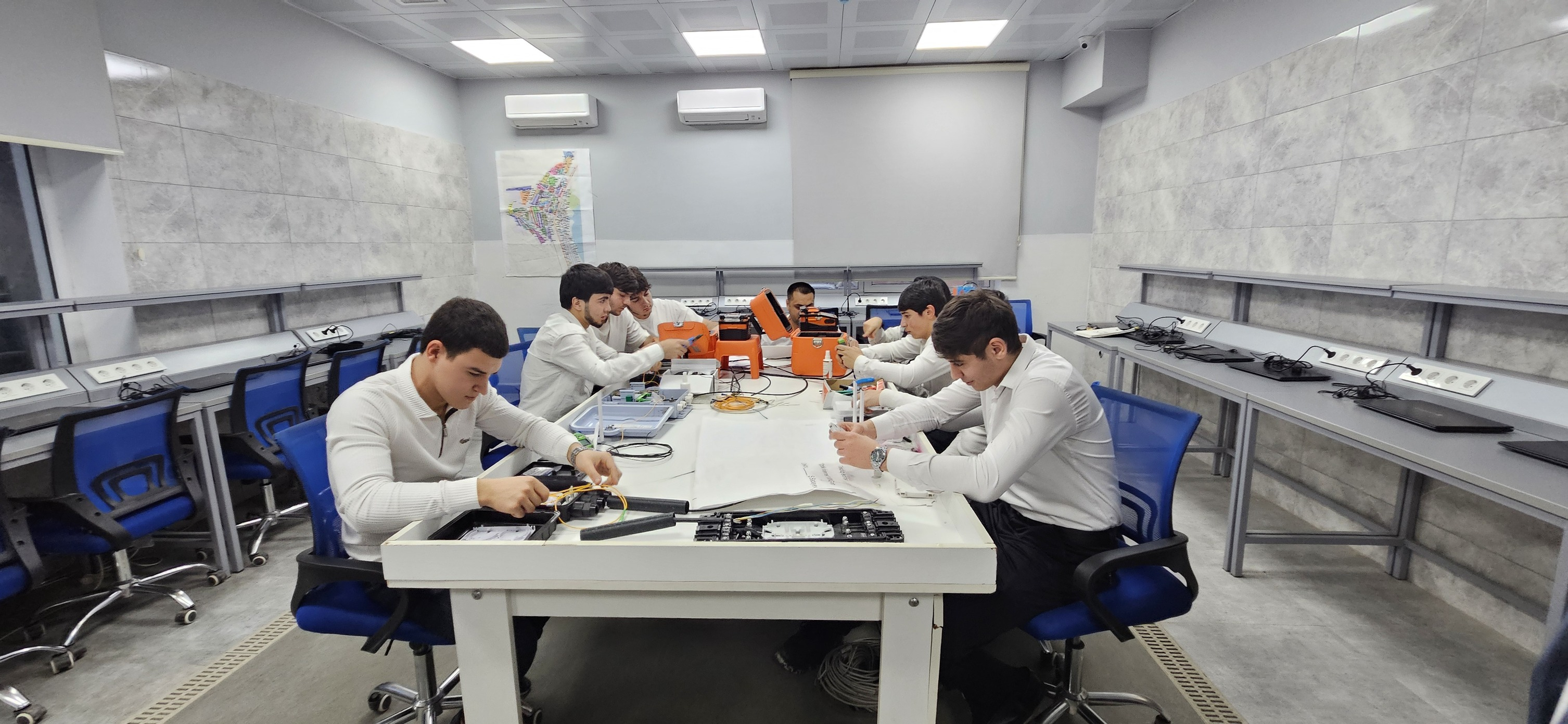 Dual peşə təhsili proqramının aralıq monitorinqinə başlanılıb