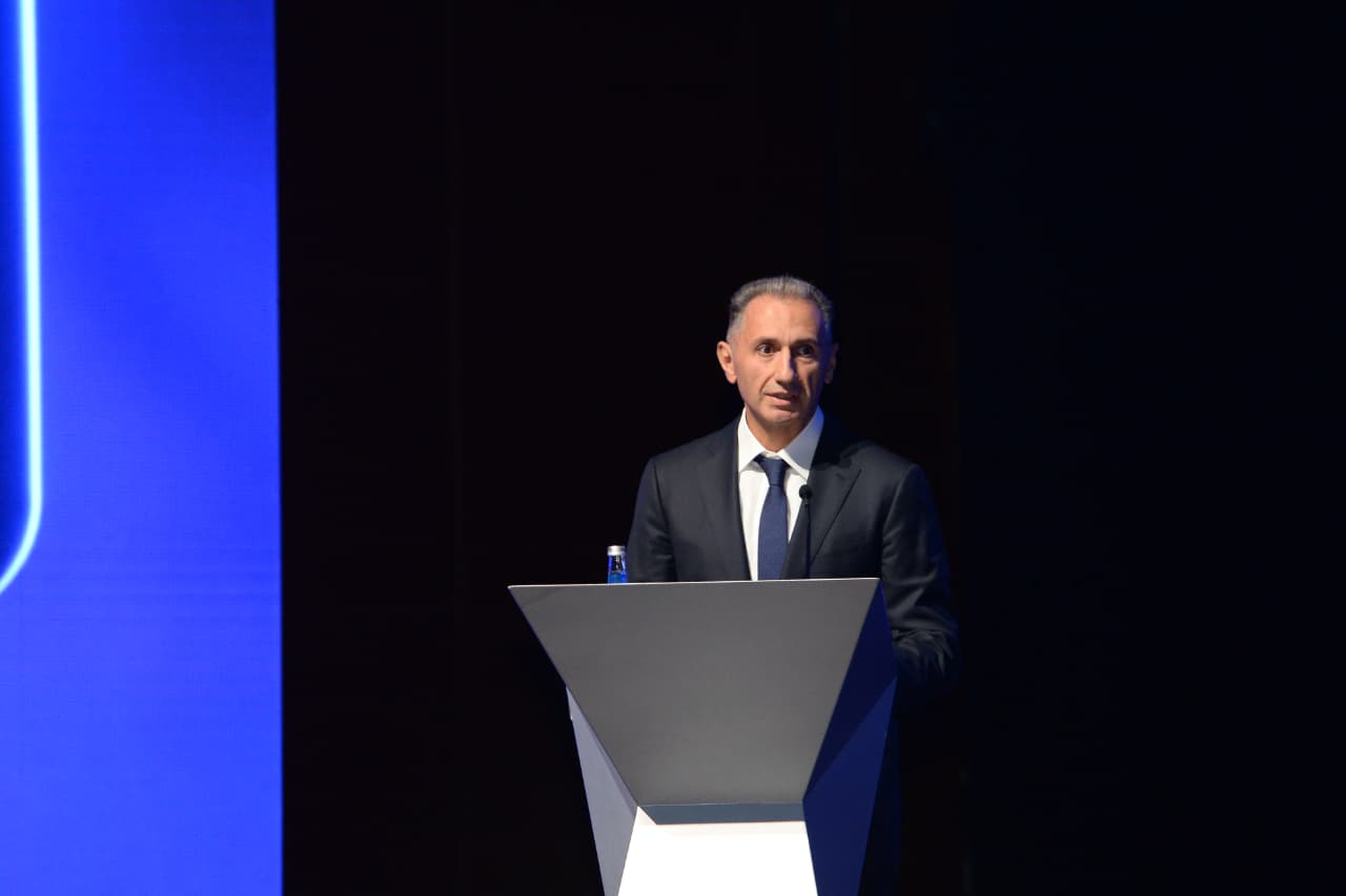 Rəşad Nəbiyev: Məktəblərdə rəqəmsal bacarıqlar proqramlarını genişləndiririk