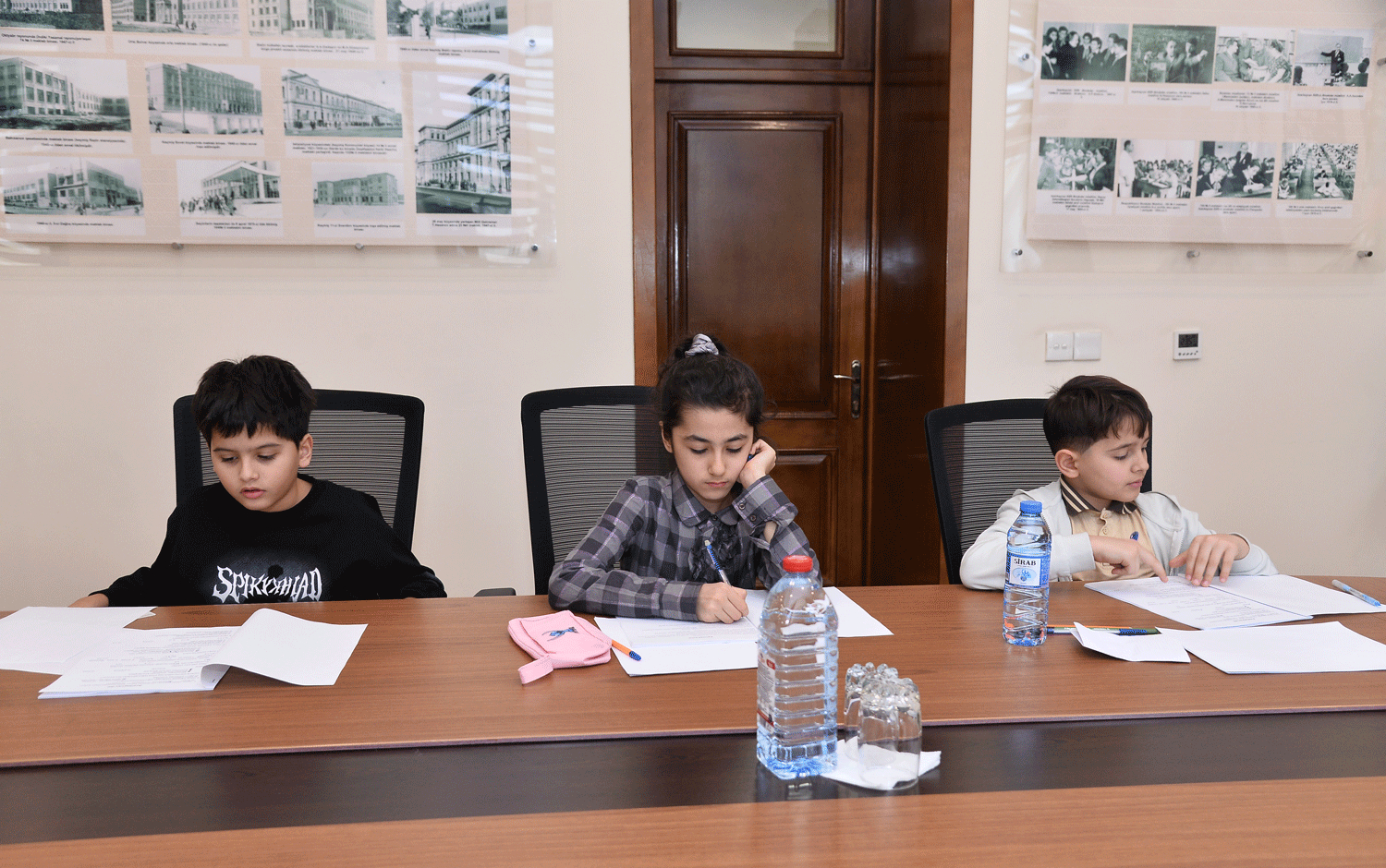 Məktəbi vaхtından əvvəl bitirmək istəyən şagirdlər imtahan veriblər