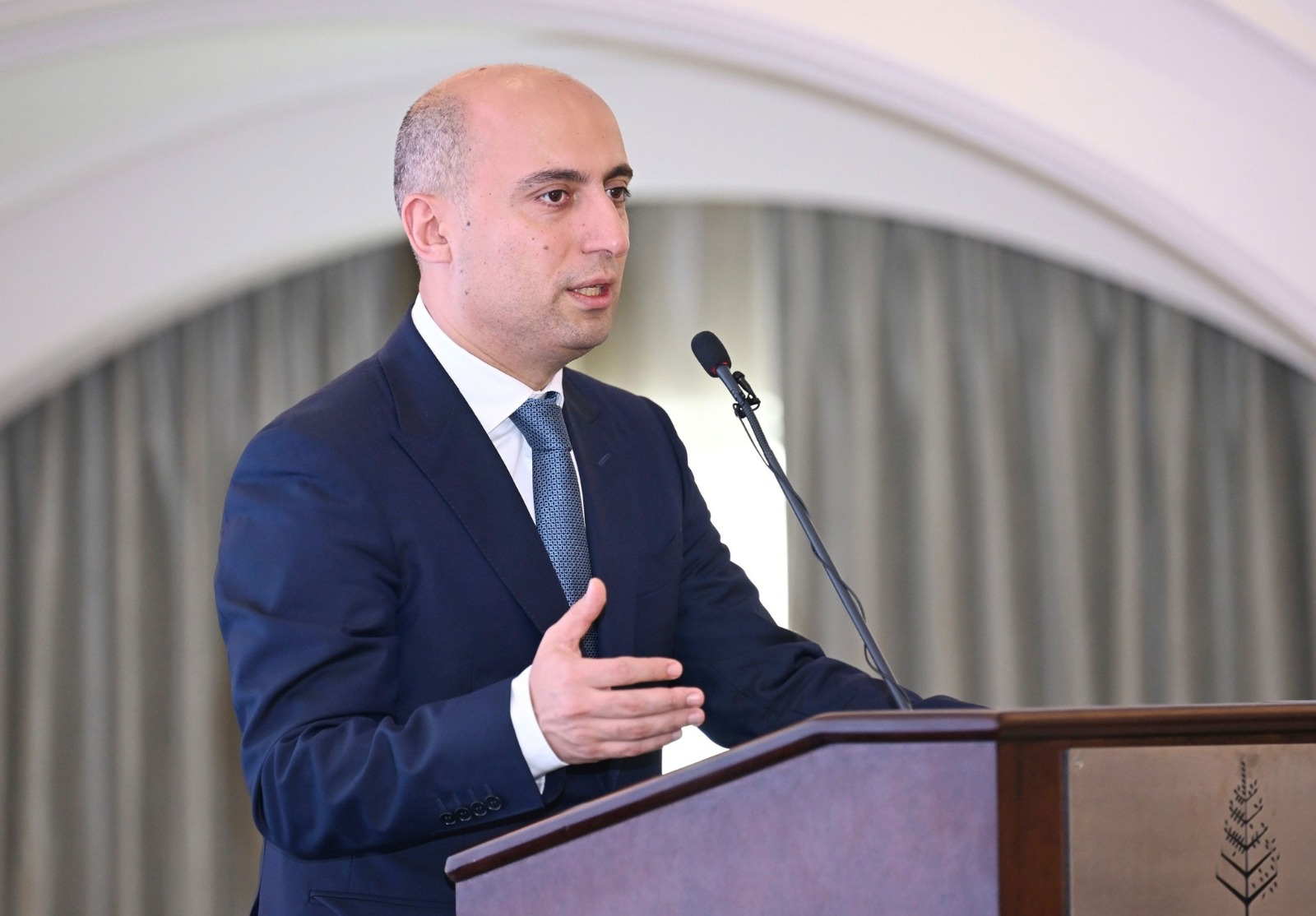 “Öz həyatını fədakarcasına məktəbə və şagirdlərə həsr etmiş müəllimlərimiz var” – Nazir