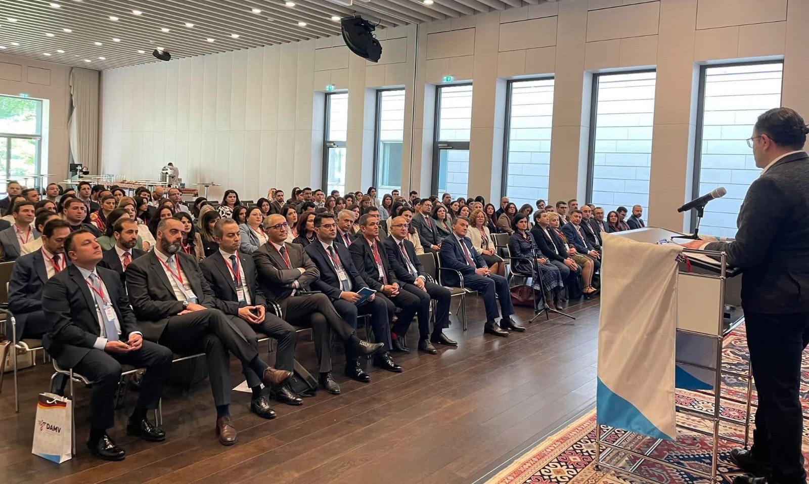 Berlində Azərbaycanlı Həkimlərin Qurultayı keçirilib