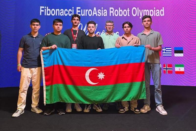 UNEC-in komandası beynəlxalq robot olimpiadasının qalibi olub
