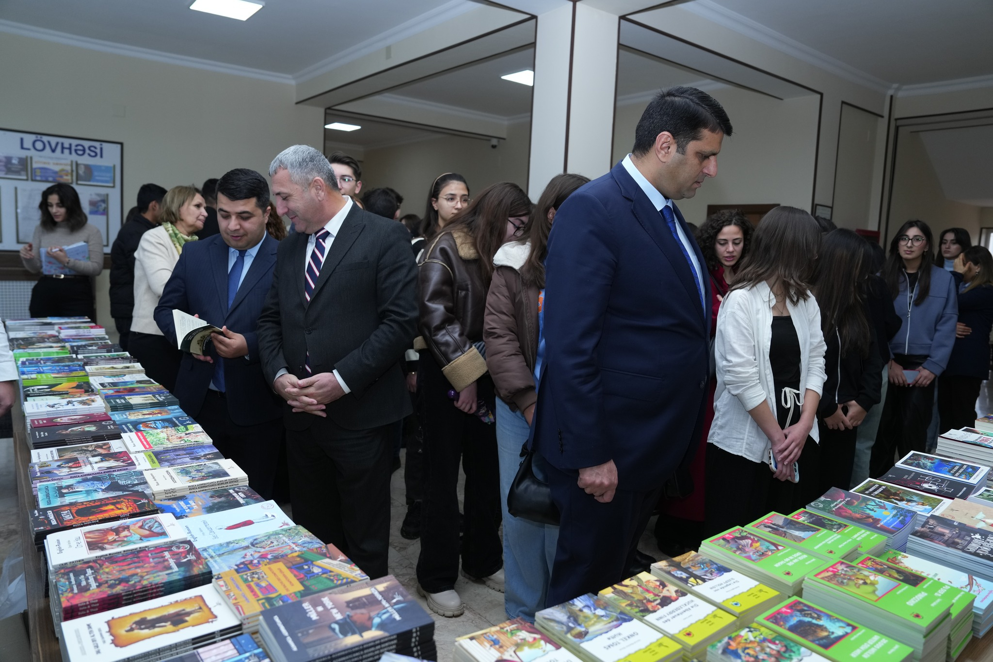 Naxçıvan Dövlət Universitetində kitab sərgisi keçirilib
