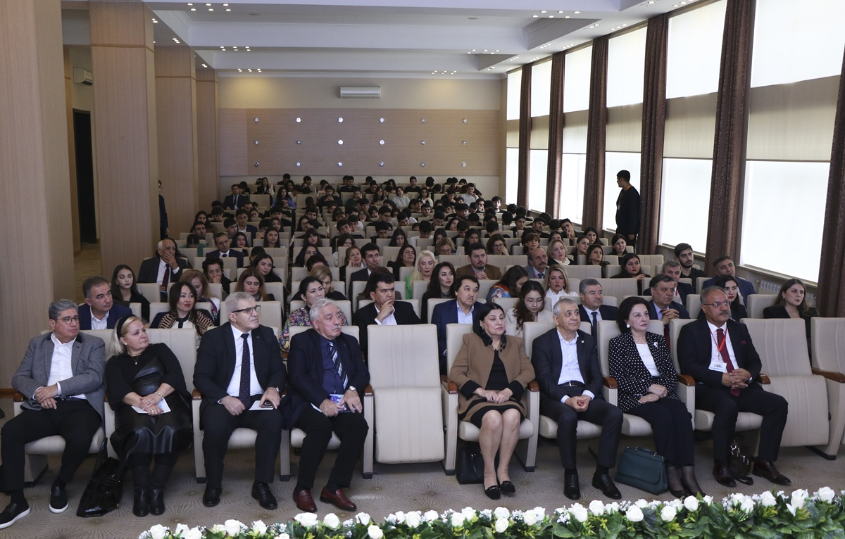AzMİU-da Türk dövlətlərinin sosial-mədəni inteqrasiyasına həsr olunmuş konfrans keçirilib